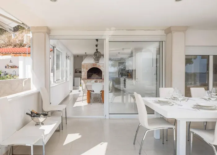 Luxury Beachfront Anemos Hvar With Pool Villa