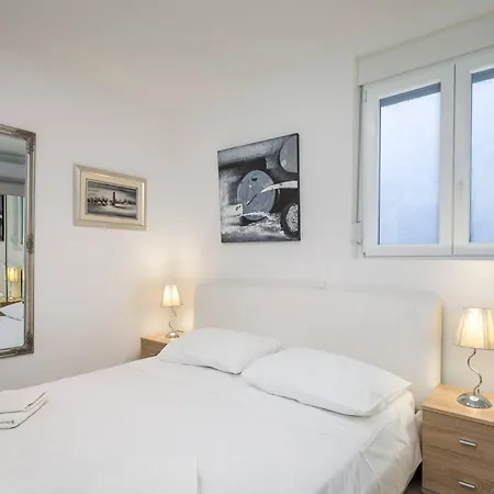 Luxury Beachfront Anemos Hvar With Pool Vila