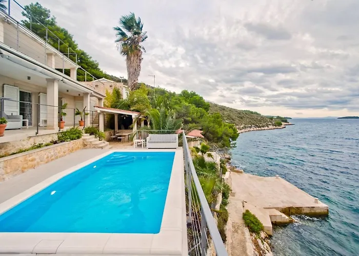 Vila Luxury Beachfront Anemos Hvar With Pool *