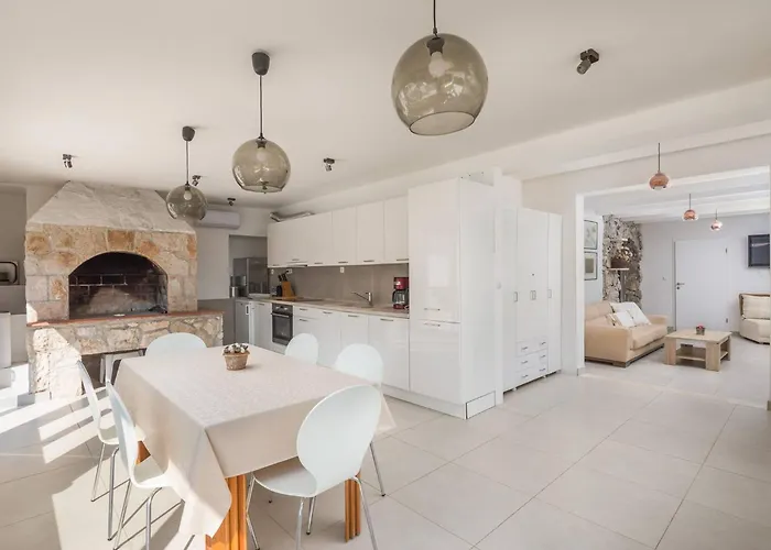 Vila Luxury Beachfront Anemos Hvar With Pool Hvar Town