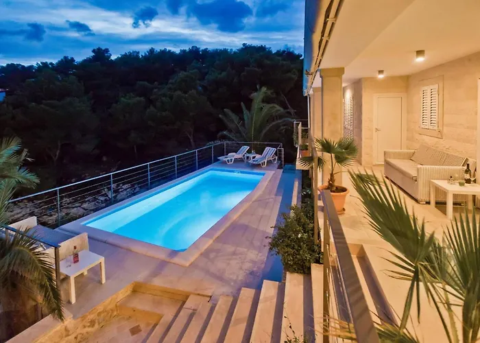 Luxury Beachfront Anemos Hvar With Pool Villa