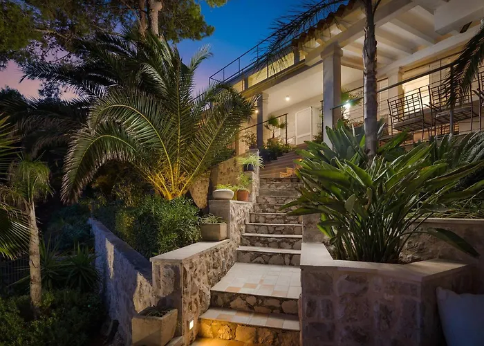 Luxury Beachfront Anemos Hvar With Pool Vila