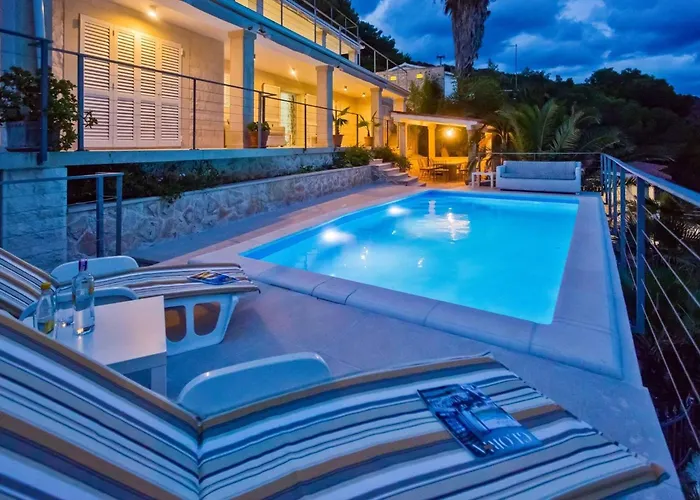 Vila Luxury Beachfront Anemos Hvar With Pool