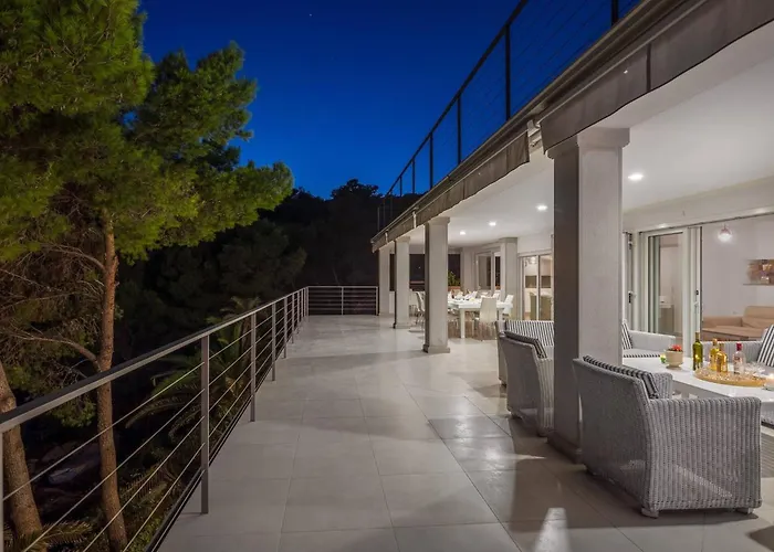 Luxury Beachfront Anemos Hvar With Pool