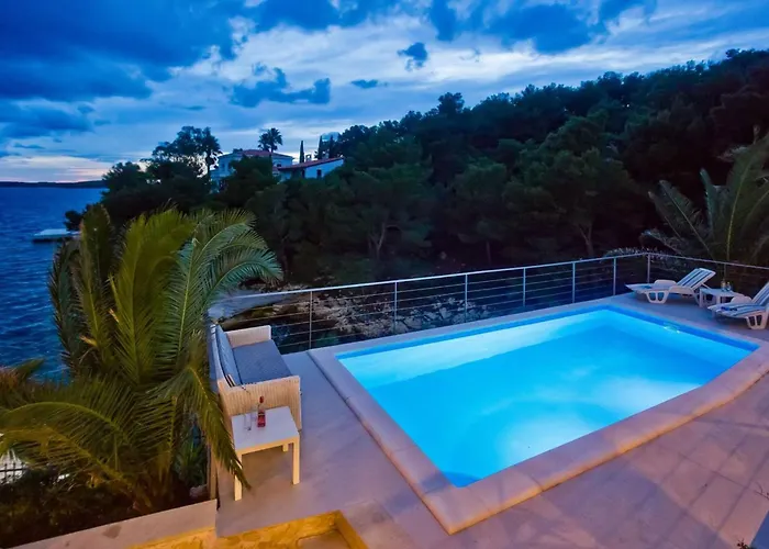 Luxury Beachfront Anemos Hvar With Pool Vila
